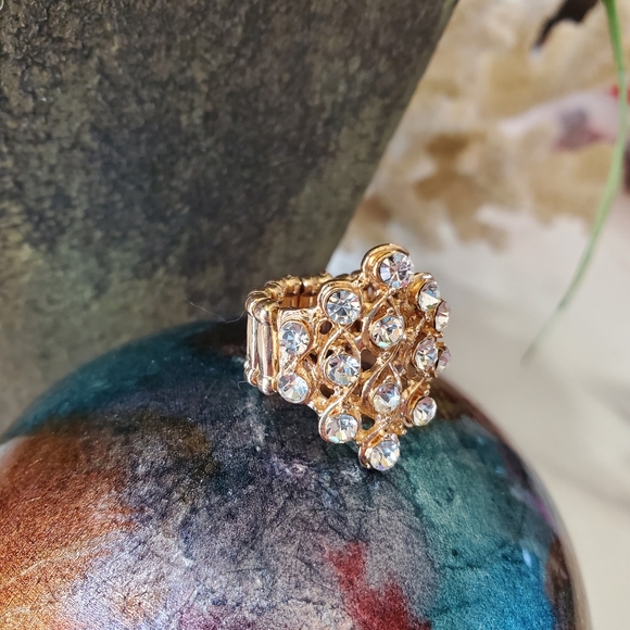 Gold Tone Stretch Ring with Rhinestone Jewels BLING 💥3 for $24💥 - Picture 8 of 13